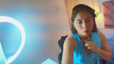 AMANDA FOX online show from April 13, 8:02 pm