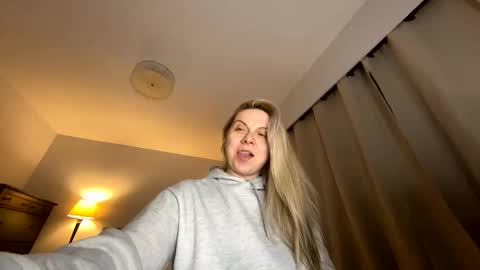Amanda online show from May 15, 10:12 am