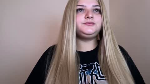 Snapshot of amandhaaa chatting on February 2, 3:17 pm Amandha online show from February 2, 3:17 pm