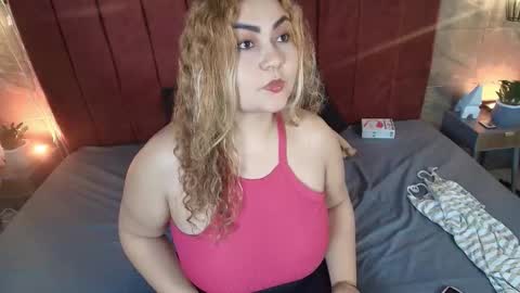 amara_silk_ online show from March 6, 4:33 am