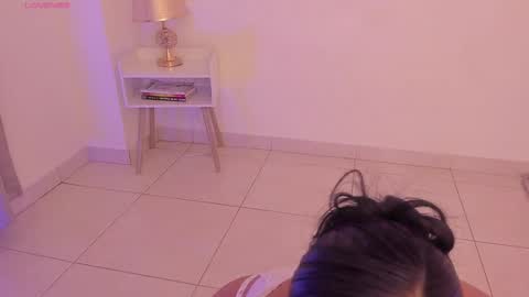 Snapshot of amaraht_ chatting on October 14, 9:01 am Amara online show from October 14, 9:01 am