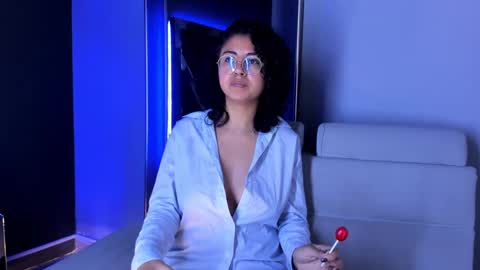 Snapshot of amarettho chatting on September 18, 3:16 pm Emily online show from September 18, 3:16 pm