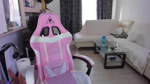 amateur_fitbabex online show from March 8, 6:32 am