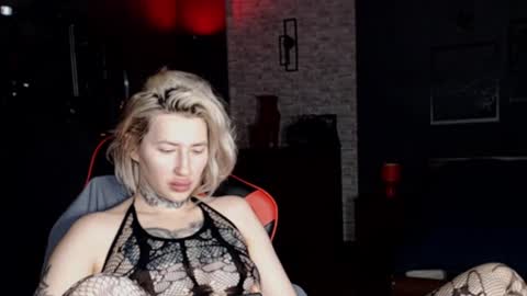 Snapshot of amayamalina chatting on January 9, 5:55 am Malina online show from January 9, 5:55 am