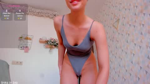 Snapshot of amazing_roxana chatting on October 17, 7:34 am Roxy online show from October 17, 7:34 am