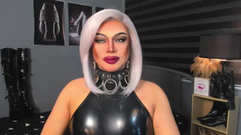 Snapshot of amazingfatcock_ts chatting on December 10, 10:17 am MISS JAZMINE QUEEN OF HELLFIRE online show from December 10, 10:17 am