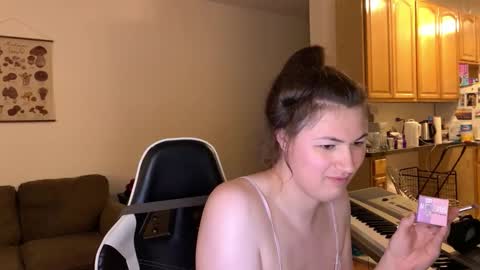 amazon_astrid online show from March 21, 9:52 pm