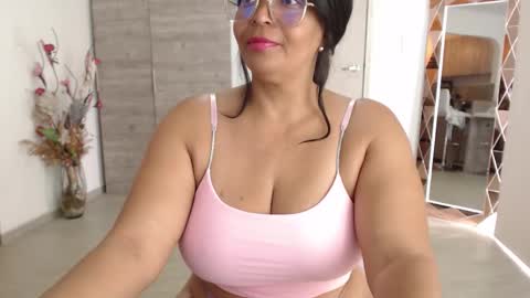 Snapshot of ambarsofhia chatting on October 9, 8:58 pm Amber Sofhia online show from October 9, 8:58 pm