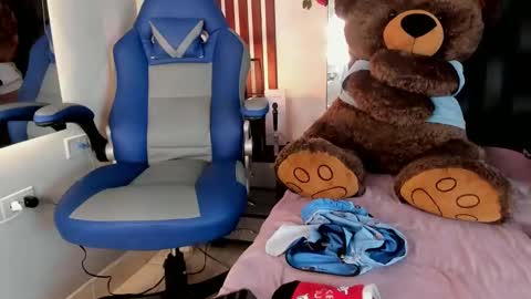 Snapshot of amber_18x chatting on February 13, 3:14 pm Cody amber online show from February 13, 3:14 pm
