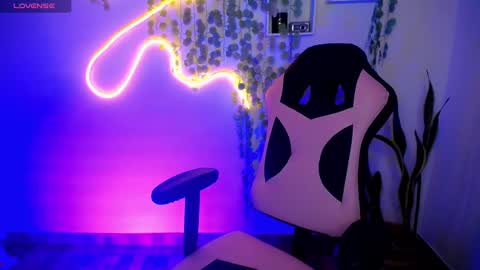 Snapshot of amber_morgan1 chatting on February 17, 3:00 pm Amber online show from February 17, 3:00 pm
