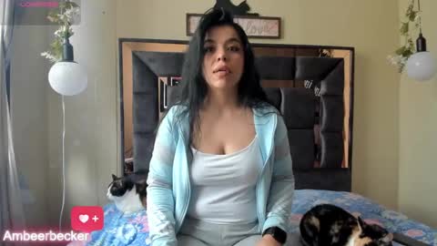 Snapshot of amberbeckeer chatting on December 12, 9:15 pm Amber online show from December 12, 9:15 pm