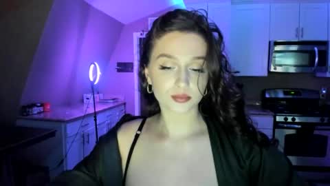 amberkinsley online show from March 1, 8:07 am