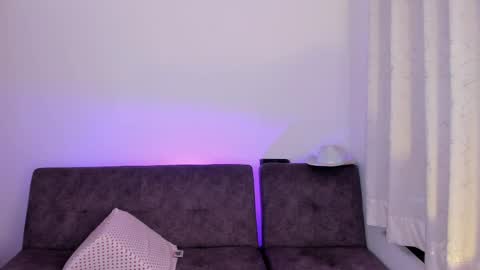 Amber online show from April 3, 2:13 pm