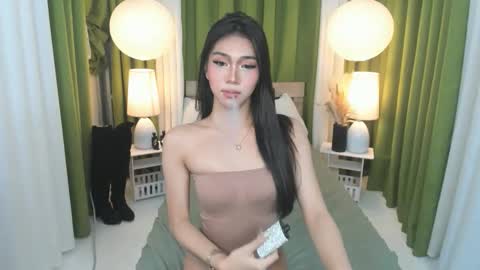 Snapshot of ambervixen69 chatting on September 28, 1:14 am BIGCOCK AMBER online show from September 28, 1:14 am