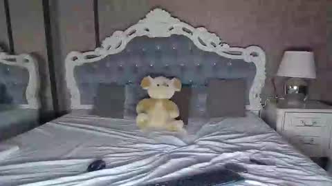 Ella online show from October 4, 6:44 am