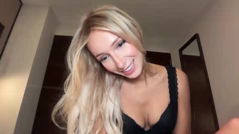 Ambre online show from February 18, 8:14 am