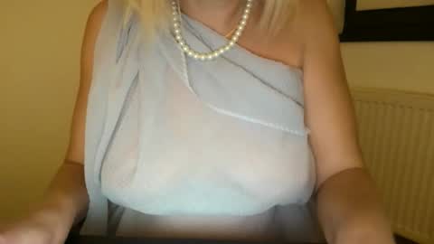 Beatrice online show from November 26, 4:37 pm