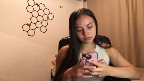 Snapshot of amelia___hall chatting on October 2, 3:44 pm Amelia online show from October 2, 3:44 pm