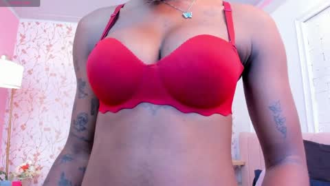 Amelia Adams online show from April 30, 7:30 pm
