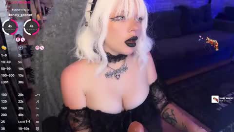 Amelia Aley  online show from July 12, 11:02 am