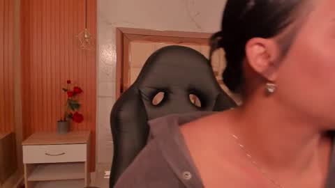 Snapshot of amelia_bellee chatting on October 7, 5:53 pm Amelia online show from October 7, 5:53 pm