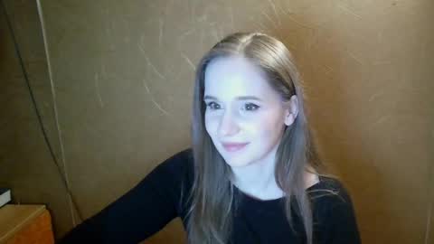 Amelia  online show from May 13, 8:40 pm