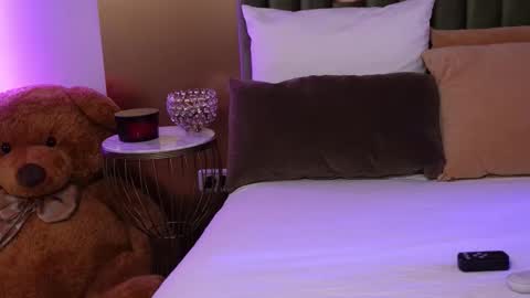 Amelia online show from November 17, 8:28 am