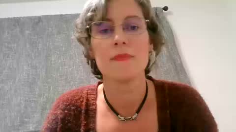 Snapshot of ameliaishka chatting on October 10, 2:17 am Ameliaishka online show from October 10, 2:17 am