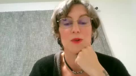 Snapshot of ameliaishka chatting on October 6, 4:30 am Ameliaishka online show from October 6, 4:30 am
