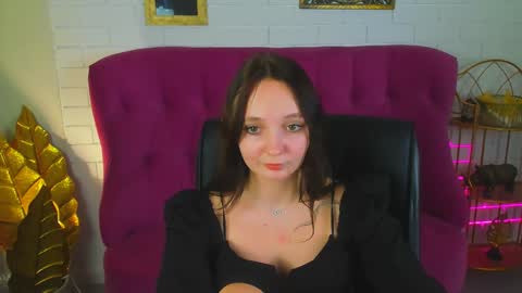 Snapshot of ameliamalina chatting on January 19, 8:29 am Amelia online show from January 19, 8:29 am