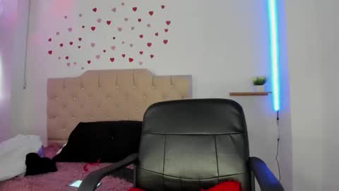 amelie brown online show from May 25, 3:40 pm