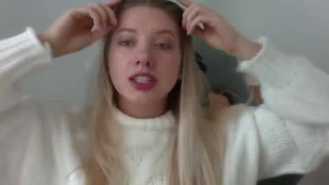 Amelie online show from December 23, 4:06 pm