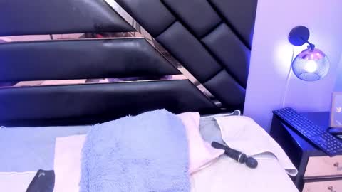 Snapshot of ameliie_saenz chatting on January 23, 11:26 pm Ameli online show from January 23, 11:26 pm