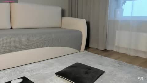 Amelina Love online show from December 2, 2:43 am