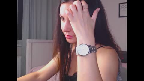 amelinamersi online show from September 8, 5:01 pm