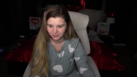 amellymillyy online show from February 12, 1:37 pm