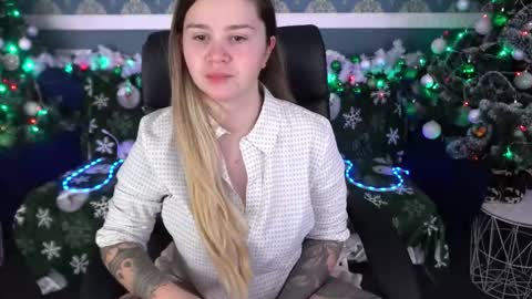 amellymillyy online show from January 13, 8:05 pm