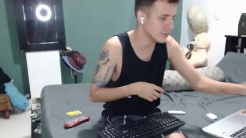 Snapshot of americanbig_dick chatting on October 3, 2:32 am Lucian online show from October 3, 2:32 am