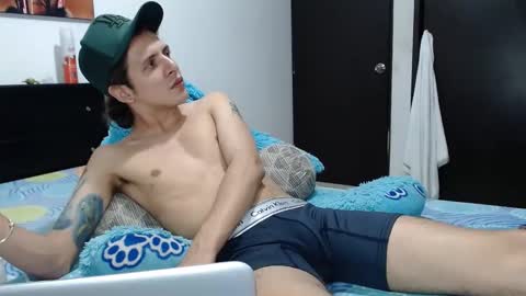 Snapshot of americanbig_dick chatting on March 11, 2:21 am Lucian online show from March 11, 2:21 am