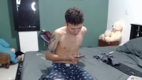 Snapshot of americanbig_dick chatting on October 13, 11:18 pm Lucian online show from October 13, 11:18 pm