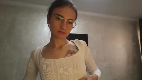 Julia  online show from October 20, 5:23 am