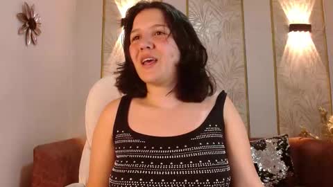 Snapshot of amie_gh chatting on October 16, 11:32 am Amie online show from October 16, 11:32 am