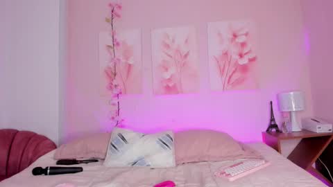 AmiiClark  online show from March 23, 7:19 pm