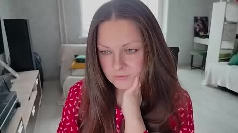 Mila online show from November 13, 7:44 am