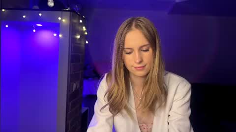 Amily online show from July 22, 8:11 pm