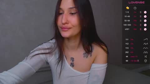 Camilla online show from November 19, 12:10 am