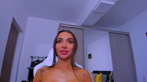 Snapshot of amiracataleya chatting on January 16, 2:19 pm Arinna online show from January 16, 2:19 pm