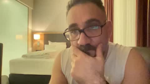 amirsds3298129 online show from February 15, 6:17 pm