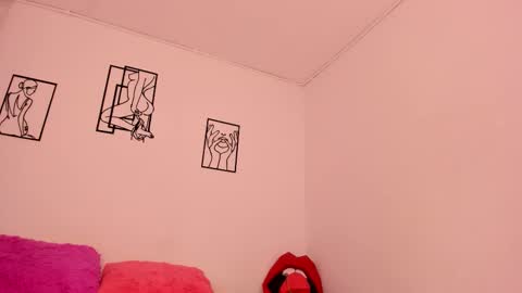 hi guys im ariani ill be off till december 1st for vacation if u want u can add me on snapchat by bio and talk or play there online show from December 4, 6:18 pm