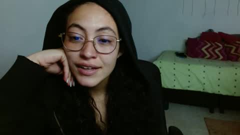 amitlu_ online show from October 24, 7:36 pm